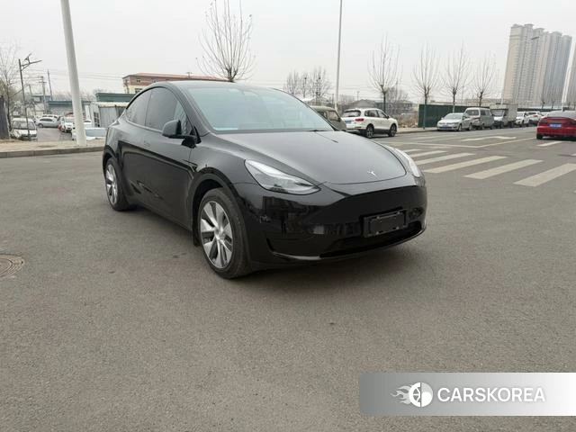 Tesla Model Y 2022 Черный из Китая, фото 2
