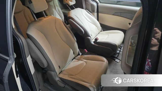 Kia Carnival 4th generation 2023 Серый из Кореи, фото 2