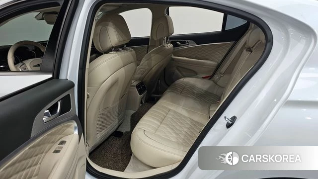 Genesis The New G70 2023 Белый из Кореи, фото 2