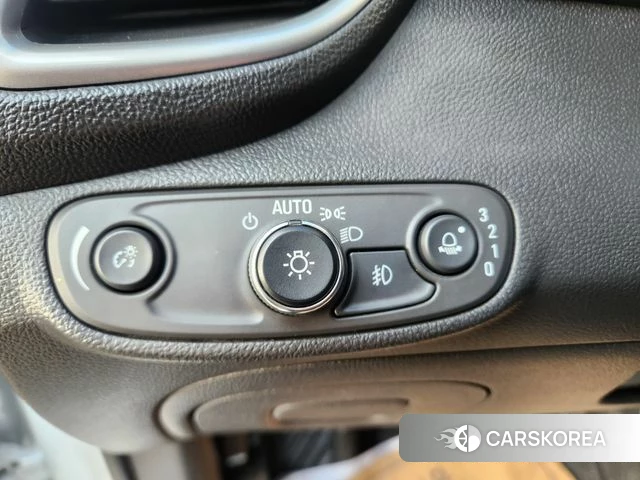 Chevrolet (GM Daewoo) The New Trax 2018 Белый из Кореи, фото 2
