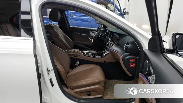 Mercedes-Benz E-Class W213 2018 Белый из Кореи, фото 2