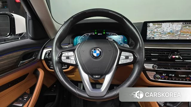 BMW 5 Series (G30) 2020 Белый из Кореи, фото 2