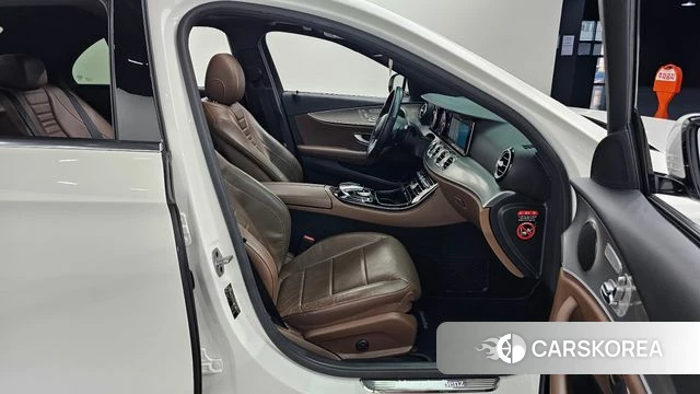 Mercedes-Benz E-Class W213 2018 Белый из Кореи, фото 2