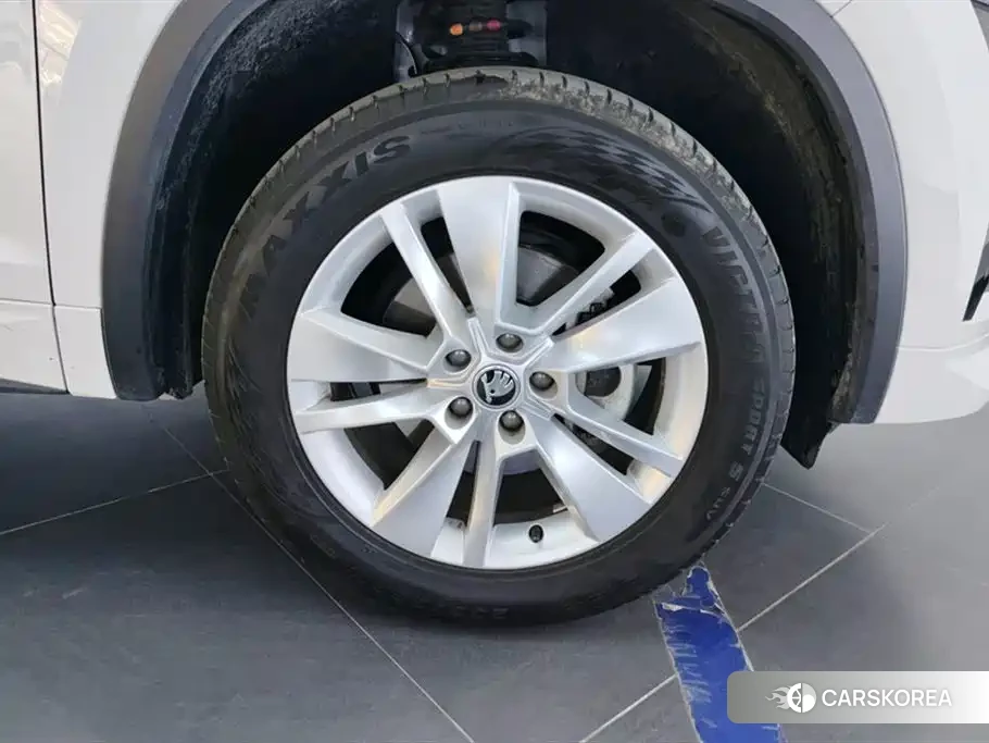 Skoda Kodiak 2024 Белый из Китая, фото 2