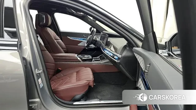 BMW i7 (G70) 2023 Серый из Кореи, фото 2