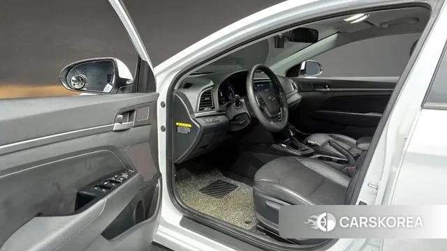 Hyundai Avante AD 2018 Белый из Кореи, фото 2