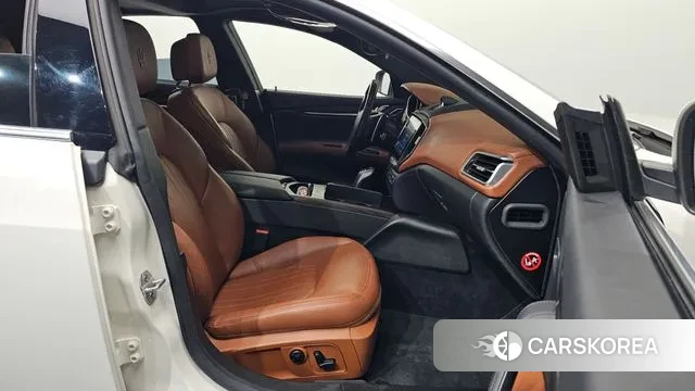 Maserati Ghibli 2020 Белый из Кореи, фото 2