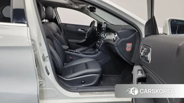 Mercedes-Benz GLA-Class X156 2018 Белый из Кореи, фото 2