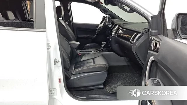 Ford Ranger 3rd Generation 2021 Белый из Кореи, фото 2