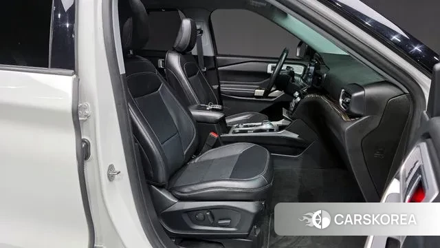 Ford Explorer 6th Generation 2021 Белый из Кореи, фото 2