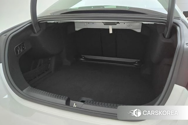 Mercedes-Benz E-Class W214 2025 Белый из Кореи, фото 2