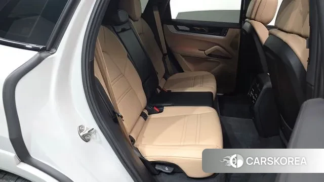 Porsche Cayenne (PO536) 2024 Жемчужный цвет из Кореи, фото 2