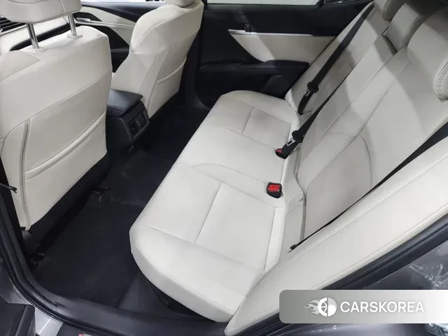 Toyota Camry (XV80) 2025 Серый из Кореи, фото 2