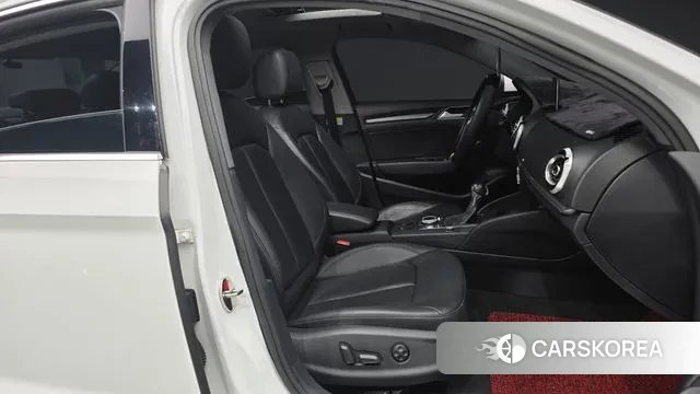 Audi New A3 2018 Белый из Кореи, фото 2