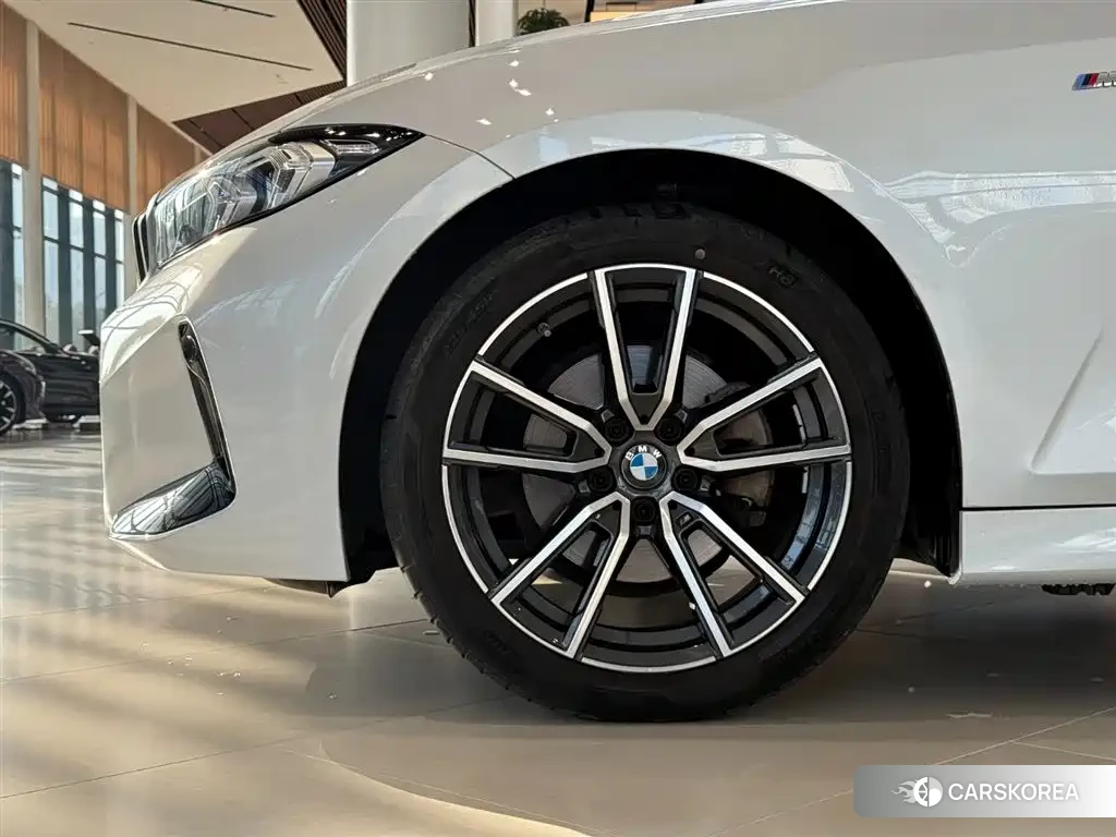 BMW 3 series 2024 Белый из Китая, фото 2