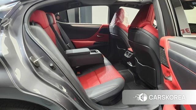 Lexus ES300h 7th generation 2022 Серый из Кореи, фото 2