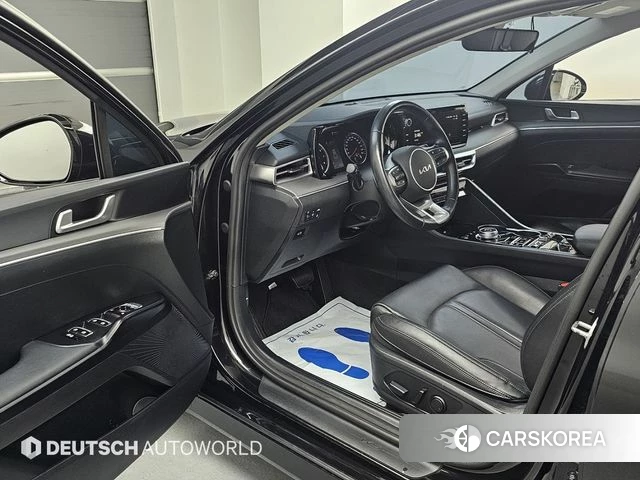 Kia K5 3rd generation 2023 Черный из Кореи, фото 2
