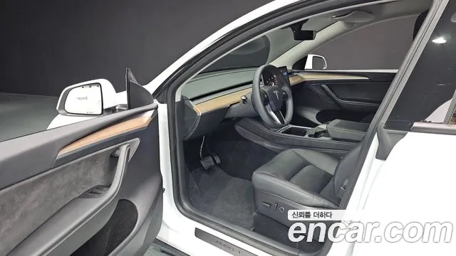 Tesla Model Y 2024 Белый из Кореи, фото 2