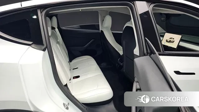 Tesla Model Y 2024 Белый из Кореи, фото 2