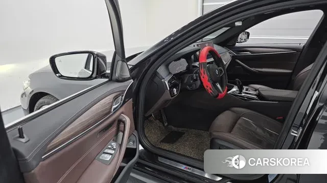 BMW 5 Series (G30) 2020 Серый из Кореи, фото 2