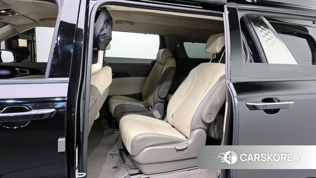 Kia Carnival 4th generation 2023 Черный из Кореи, фото 2