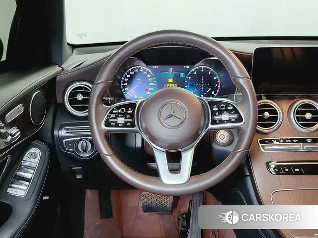 Mercedes-Benz GLC 2021 Черный из Китая, фото 2
