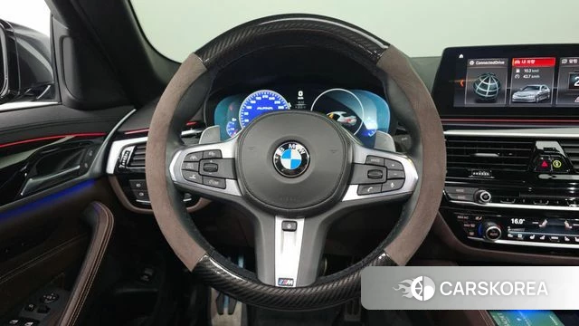 BMW 5 Series (G30) 2019 Серый из Кореи, фото 2