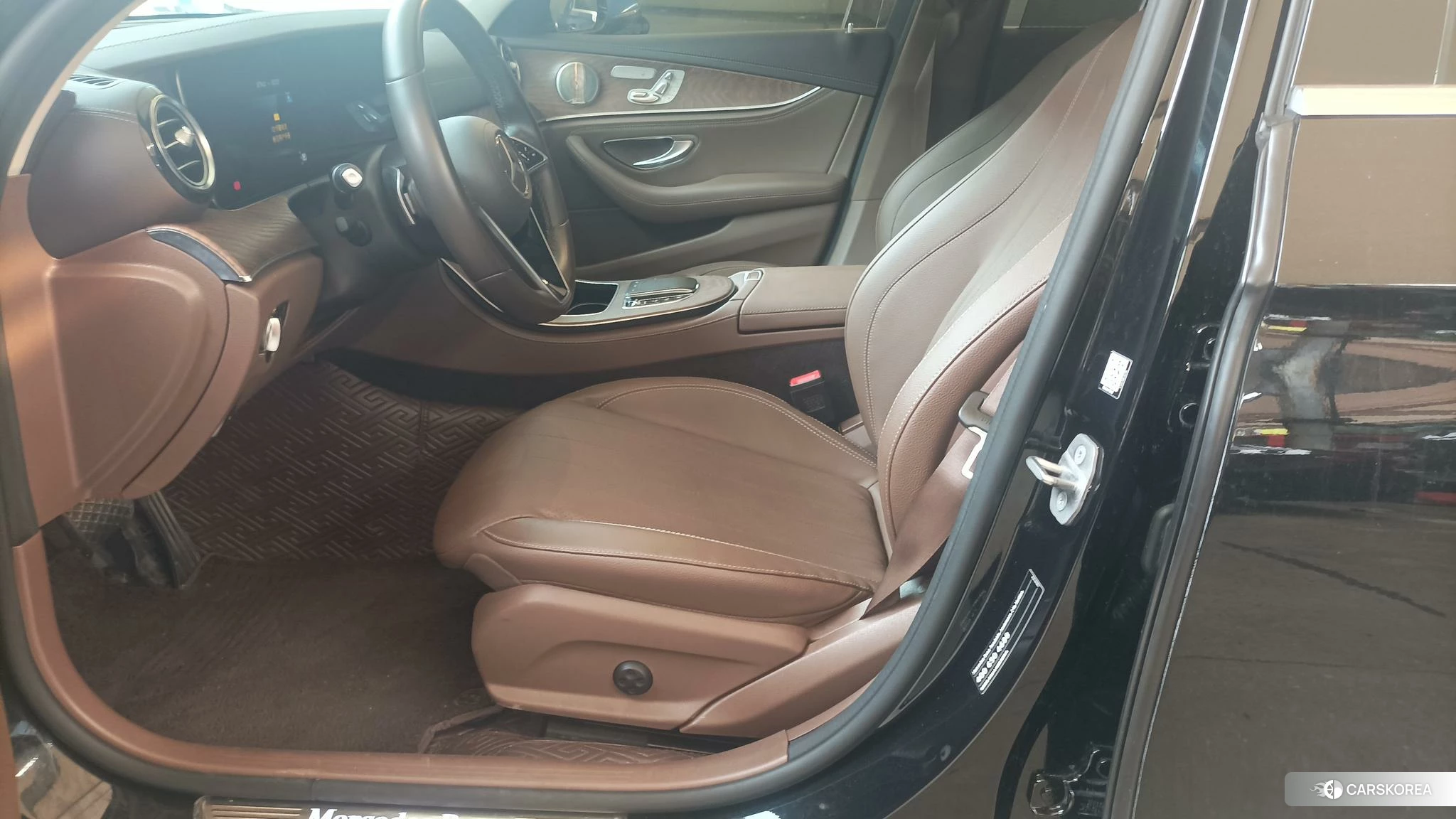 Mercedes-Benz E-class 2022 Черный из Китая, фото 2