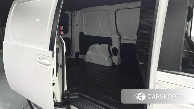 Hyundai Staria 2022 Белый из Кореи, фото 2