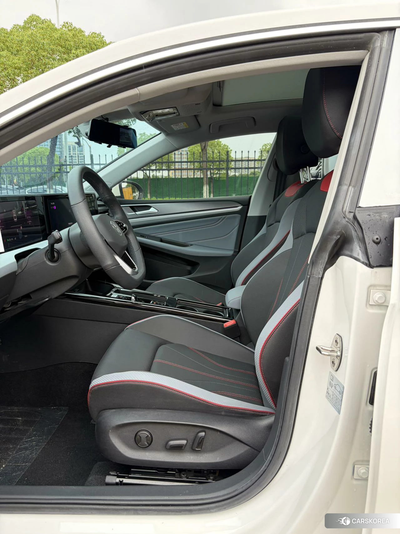 Volkswagen Lingdu 2023 Белый из Китая, фото 2