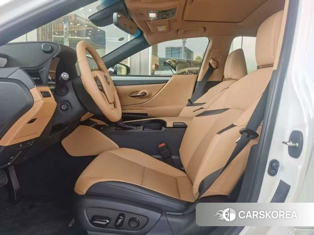 Lexus ES 2025 Белый из Китая, фото 2