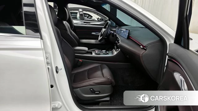 Genesis GV70 2024 Белый из Кореи, фото 2
