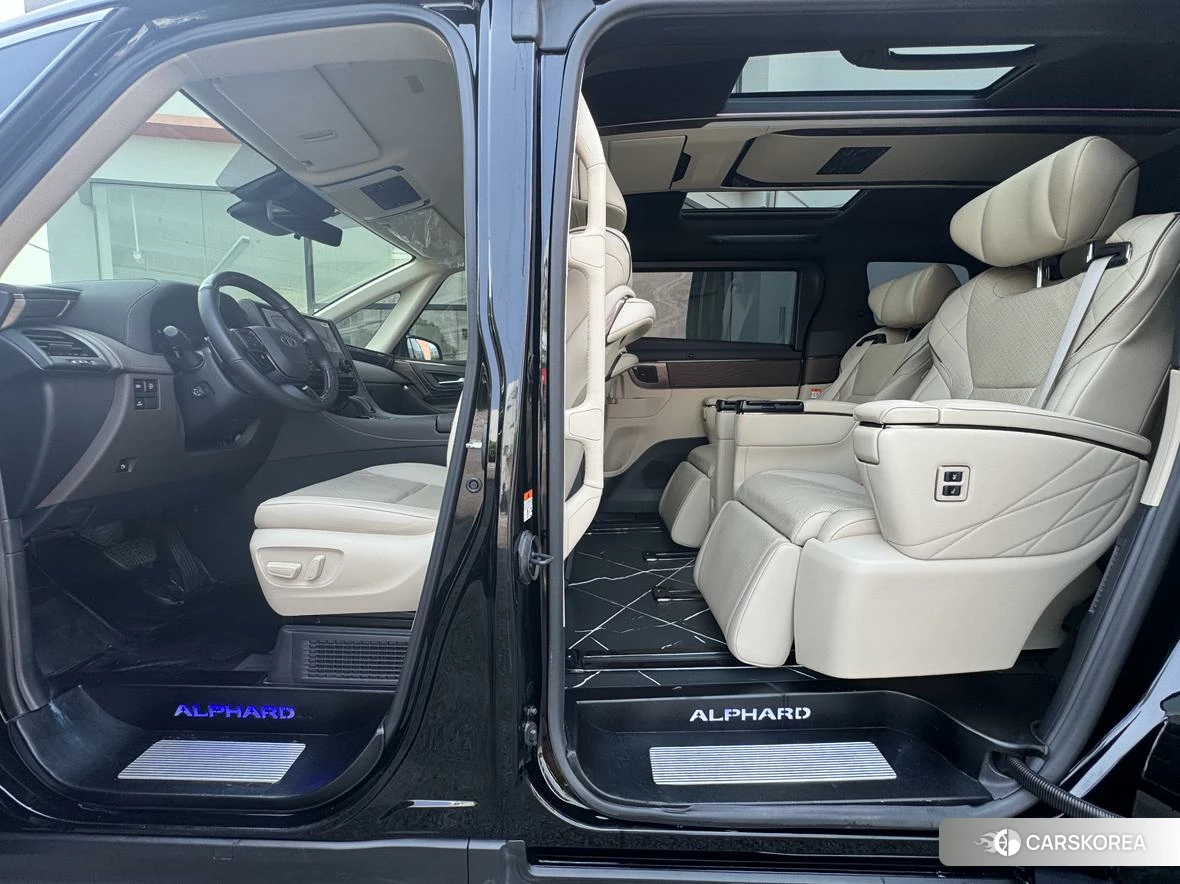 Toyota Elfa 2023 Черный из Китая, фото 2