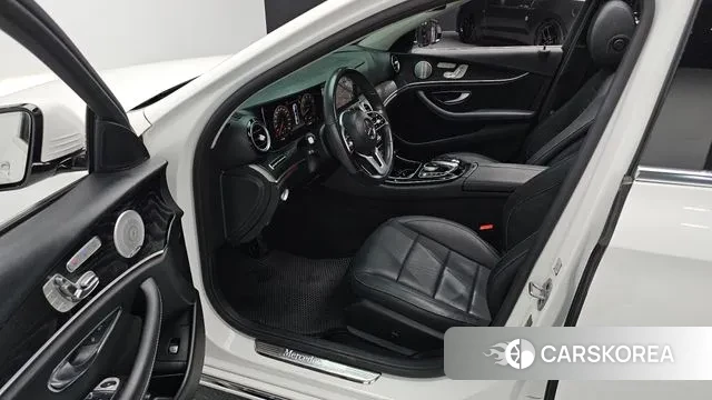 Mercedes-Benz E-Class W213 2019 Белый из Кореи, фото 2