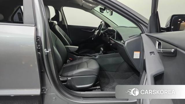 Kia Di Ol Nu Niro 2025 Серый из Кореи, фото 2