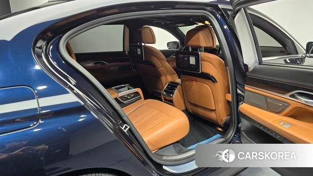 BMW 7 Series (G11) 2019 Черный из Кореи, фото 2