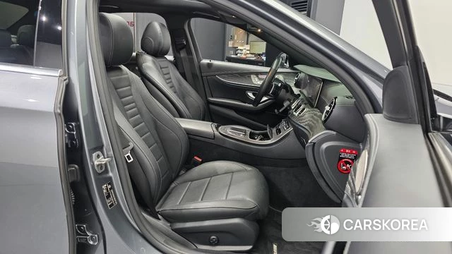 Mercedes-Benz E-Class W213 2022 Серый из Кореи, фото 2