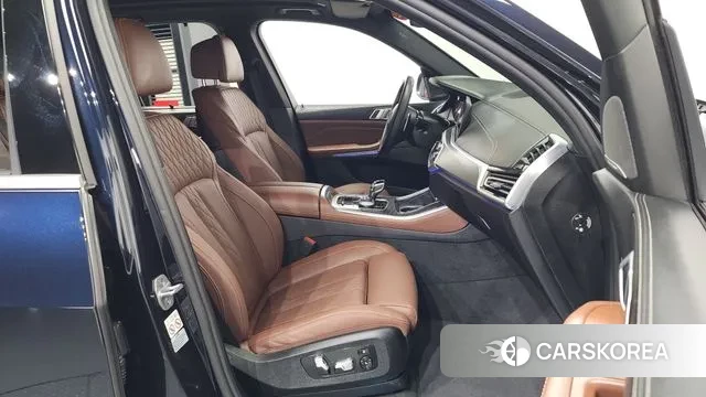 BMW X5 (G05) 2023 Черный из Кореи, фото 2