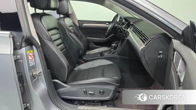 Volkswagen Arteon 2019 Серебристо-серый из Кореи, фото 2