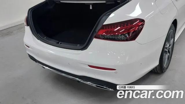 Mercedes-Benz E-Class W213 2023 Белый из Кореи, фото 2