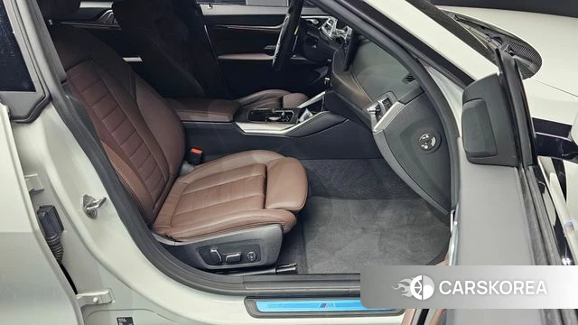 BMW 4 Series (G22) 2025 Белый из Кореи, фото 2