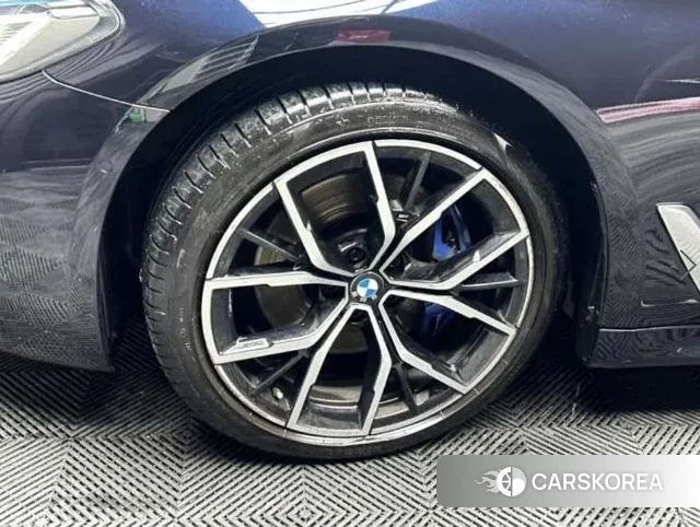 BMW 5 Series (G30) 2022 Черный из Кореи, фото 2