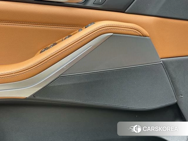 BMW X5 (imported) 2022 Черный из Китая, фото 2
