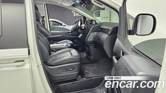 Hyundai Staria 2023 Белый из Кореи, фото 2