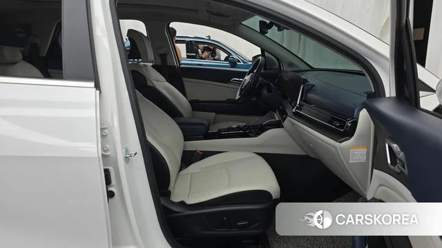 Kia Sportage 5th Generation Hybrid 2022 Белый из Кореи, фото 2