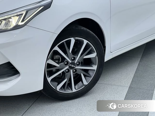 Kia K3 2022 Белый из Китая, фото 2