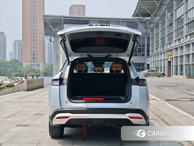 BYD Song L DM 2025 Серебристо-серый из Китая, фото 2