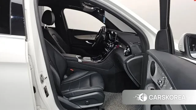 Mercedes-Benz GLC-Class X253 2022 Белый из Кореи, фото 2