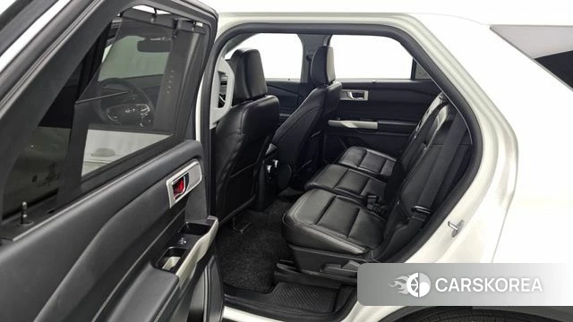 Ford Explorer 6th Generation 2023 Белый из Кореи, фото 2