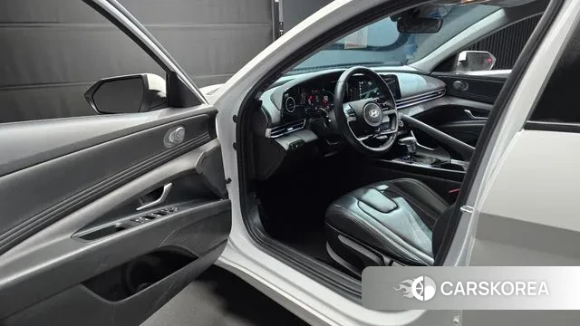 Hyundai The New Avante (CN7) 2024 Белый из Кореи, фото 2